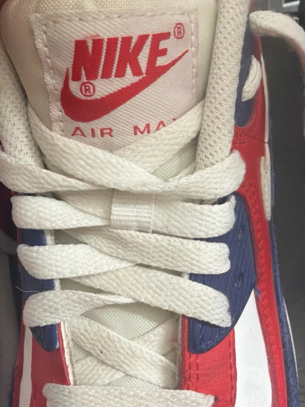 Nike Kids Air Sneakers in White / Red / Blue